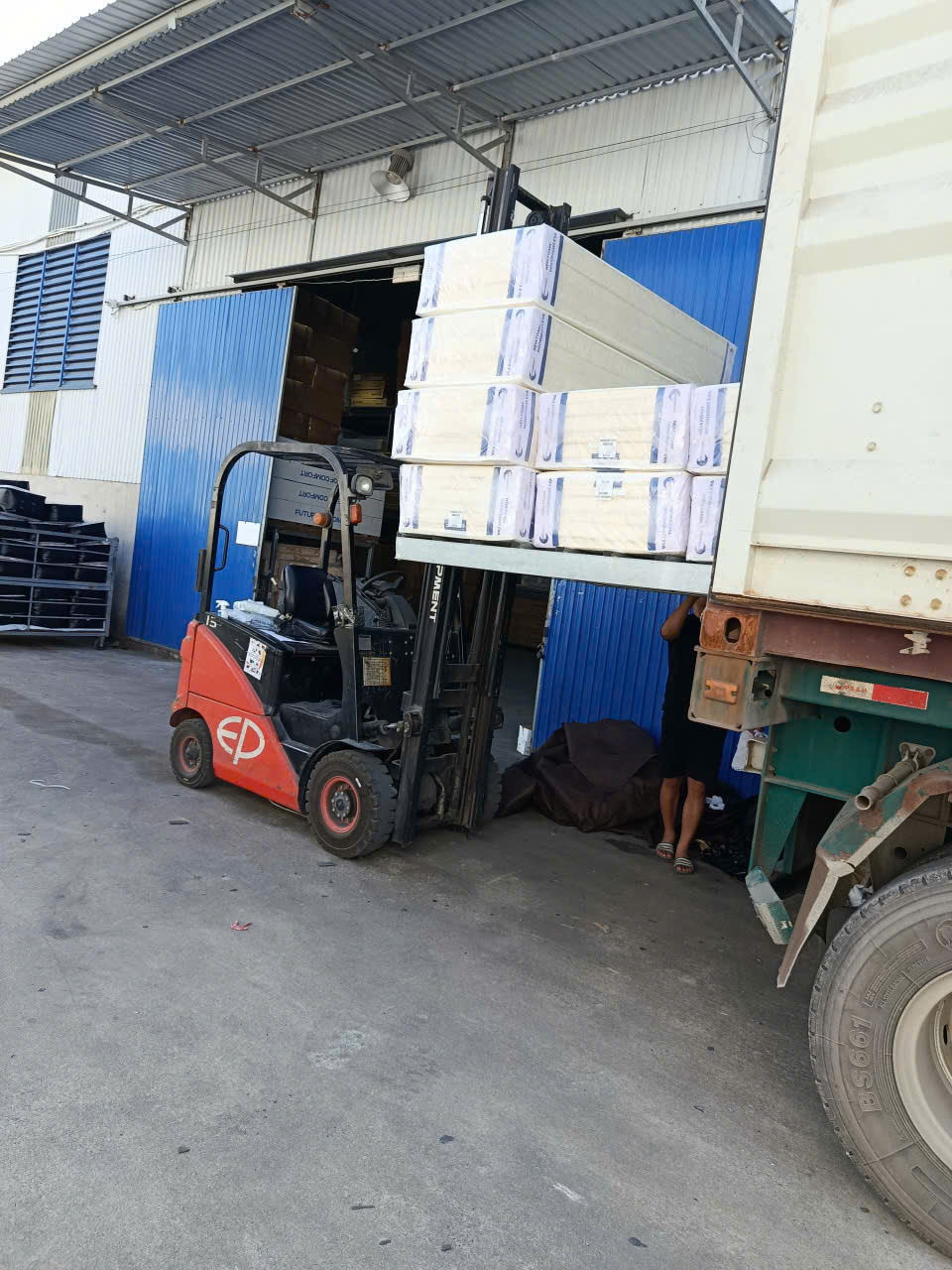 dich vu nang cau hang hoa 8 - Dịch Vụ Nâng Cẩu Hàng Hoá