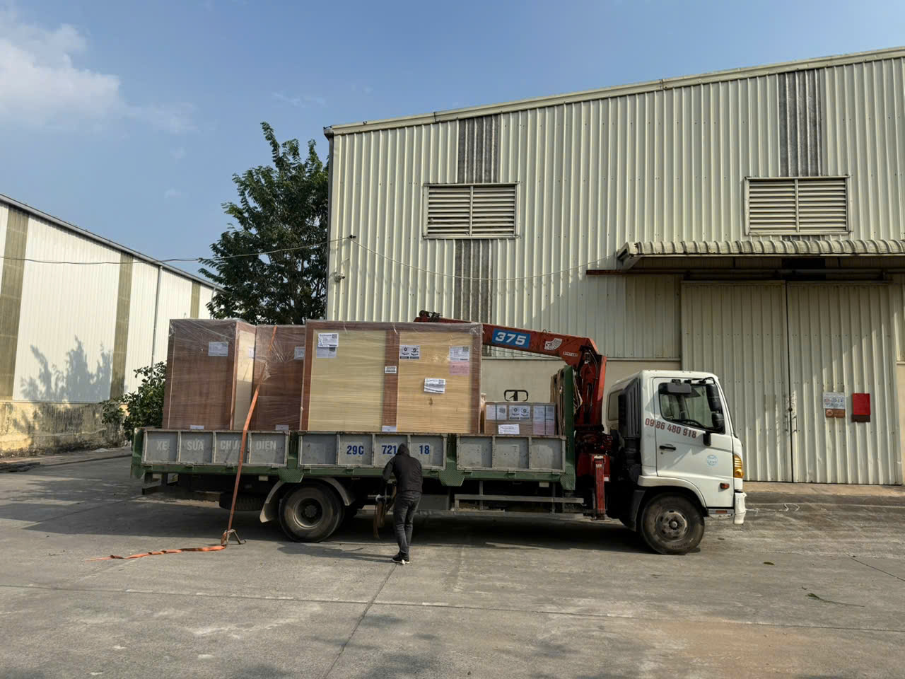 dich vu nang cau hang hoa 9 - Dịch Vụ Nâng Cẩu Hàng Hoá